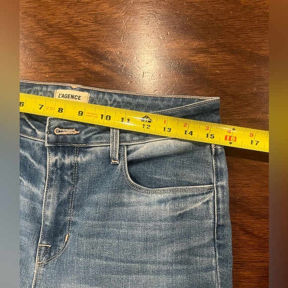 L'Agence
Abilene High Rise Baby Bootcut Slit Jeans size 29 - Picture 4 of 9